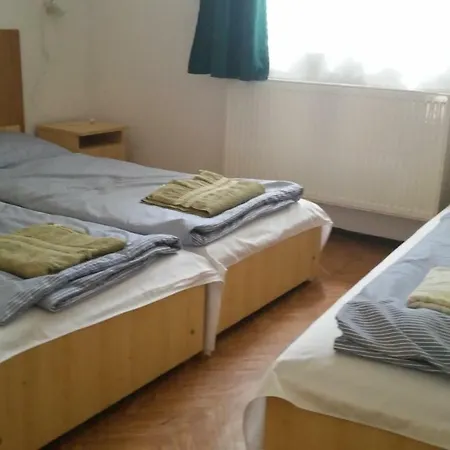 Vadasa Es Etterem Мотель *